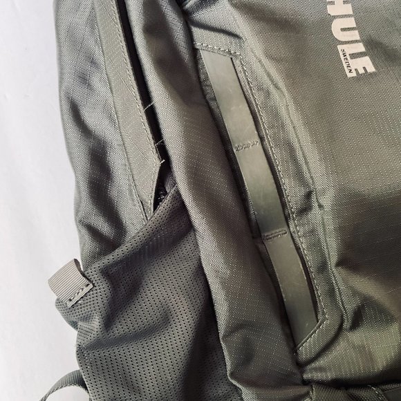 THULE "EnRoute Strut" Backpack EUC - Picture 7 of 10